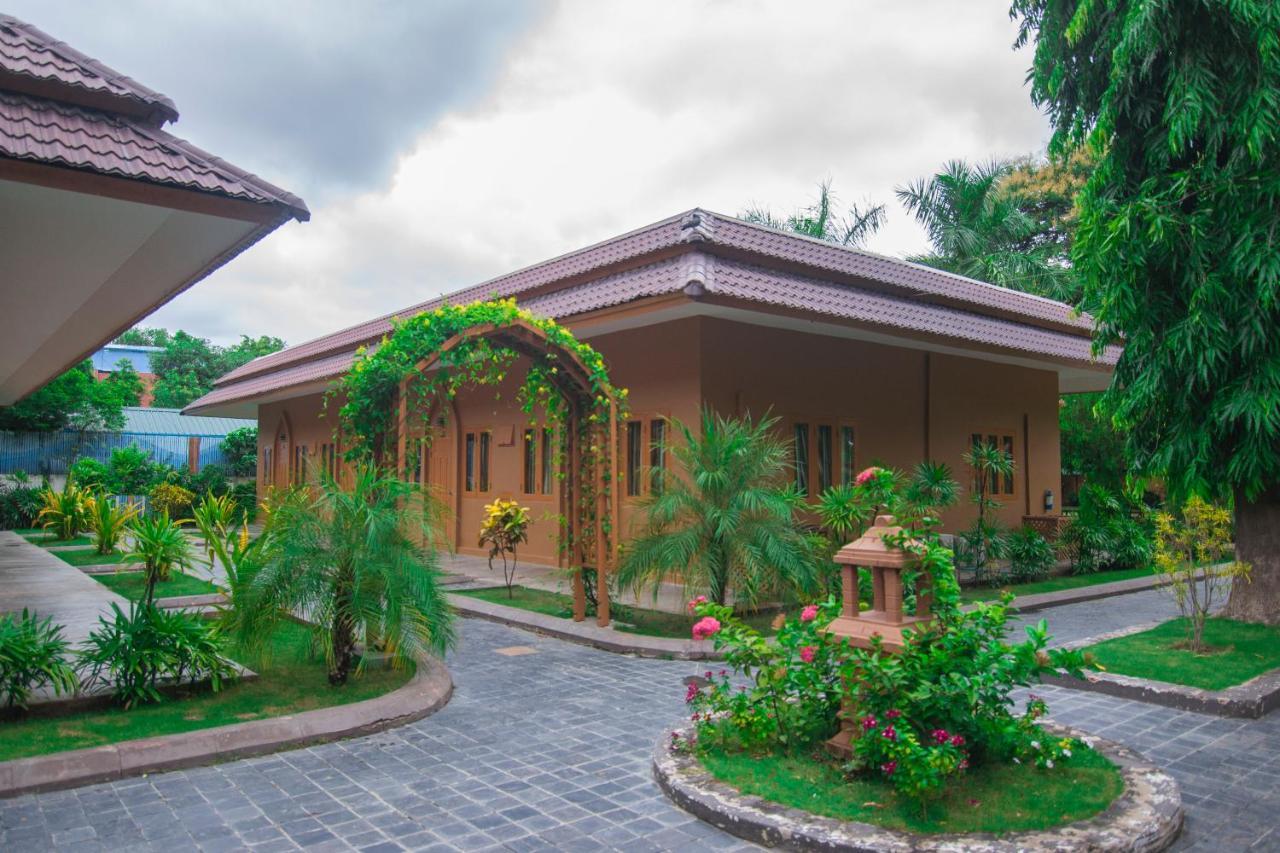 The Hotel Umbra Bagan Nyaung-U Extérieur photo