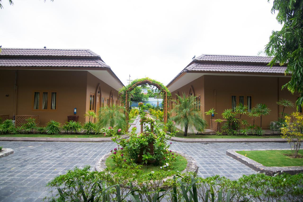 The Hotel Umbra Bagan Nyaung-U Extérieur photo