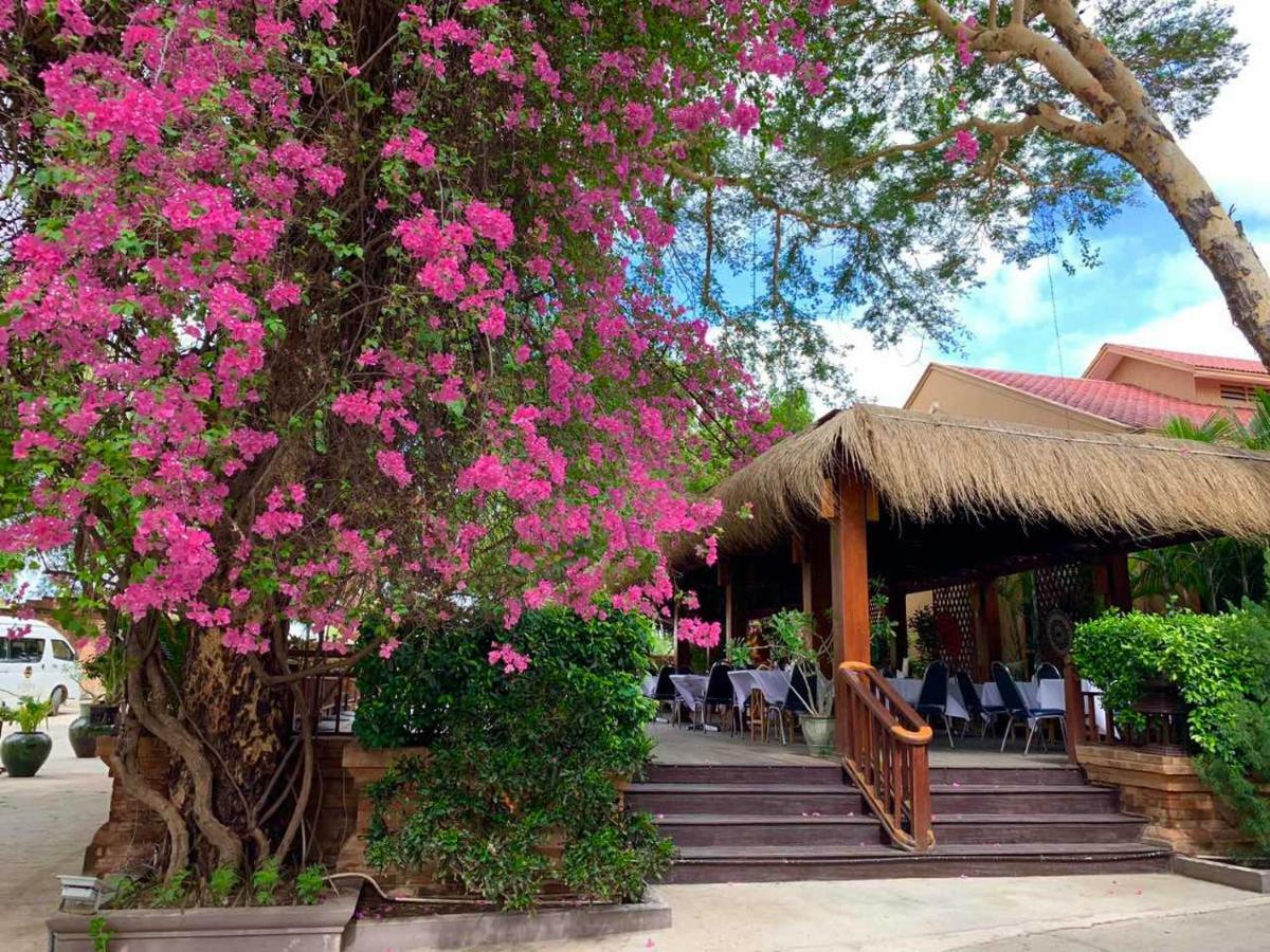 The Hotel Umbra Bagan Nyaung-U Extérieur photo